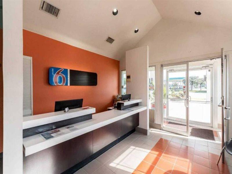 Motel 6 Seguin Tx Εξωτερικό φωτογραφία