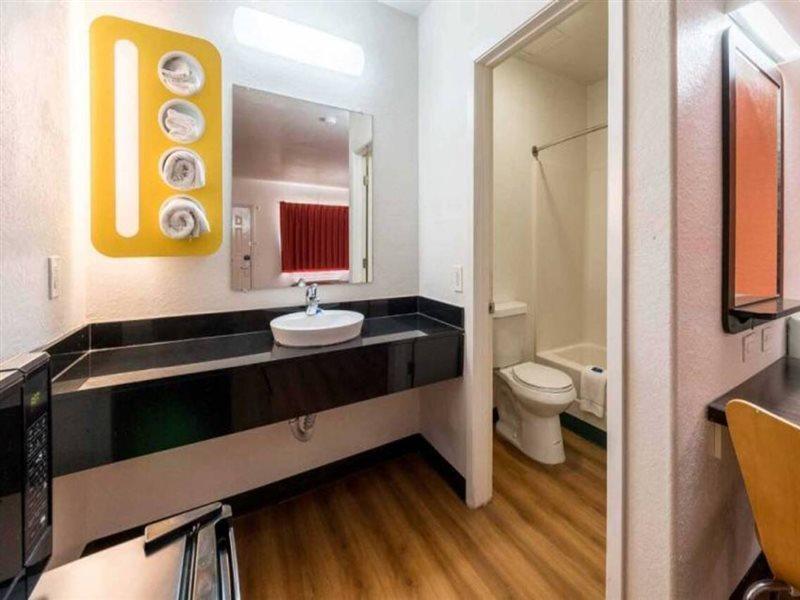 Motel 6 Seguin Tx Εξωτερικό φωτογραφία