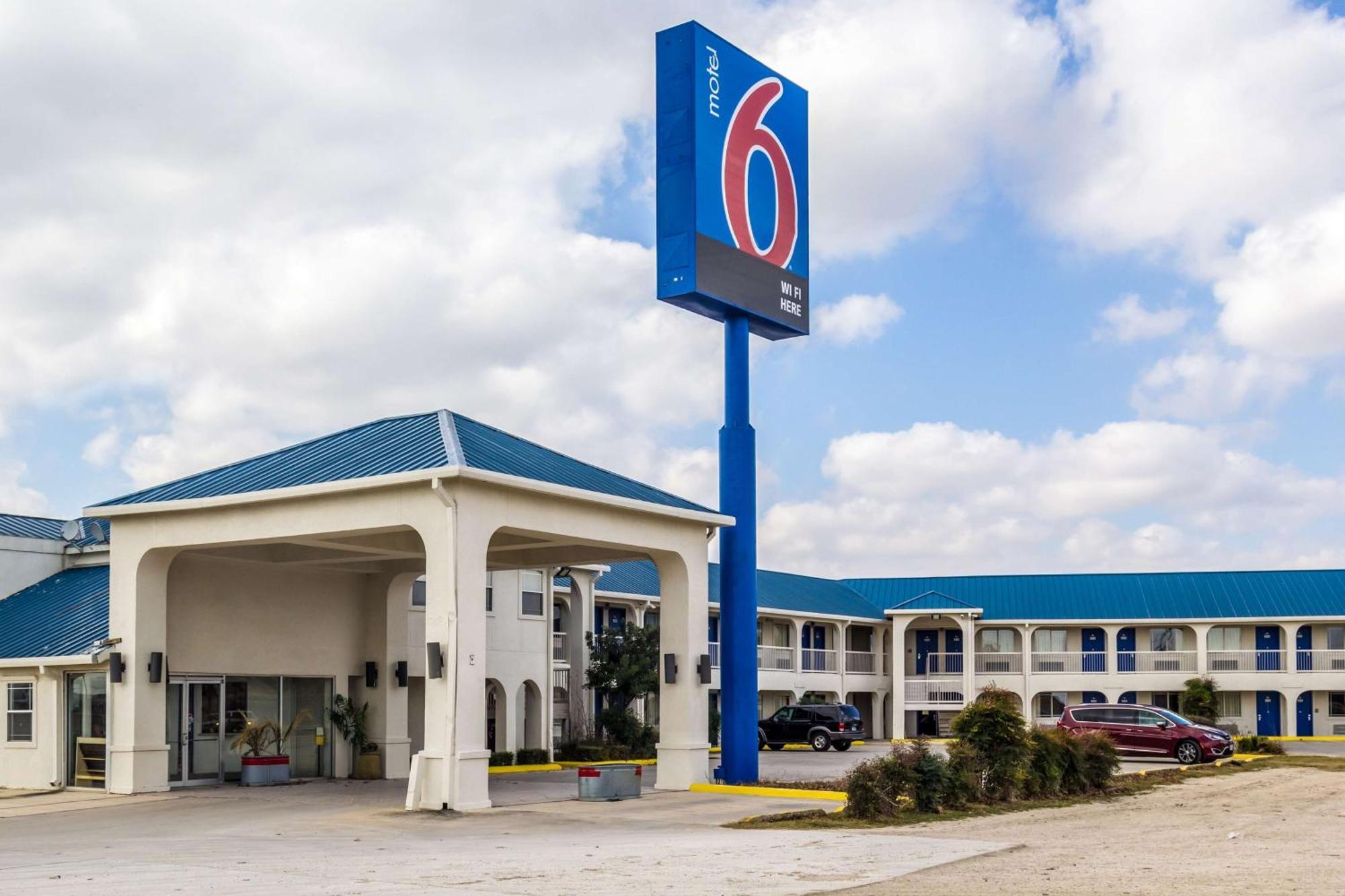 Motel 6 Seguin Tx Εξωτερικό φωτογραφία