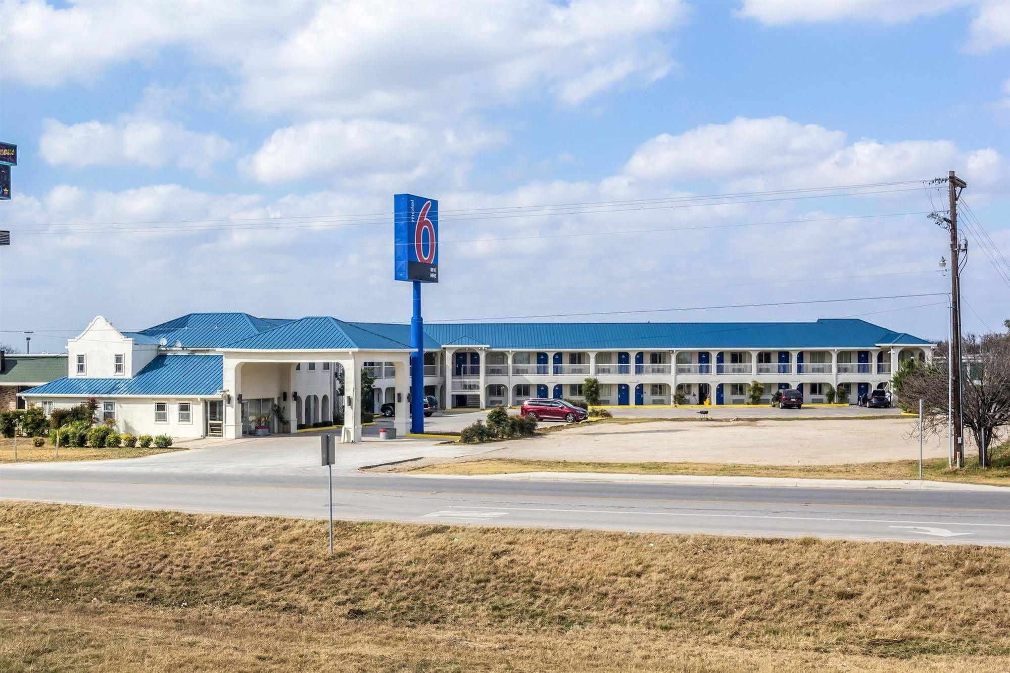 Motel 6 Seguin Tx Εξωτερικό φωτογραφία