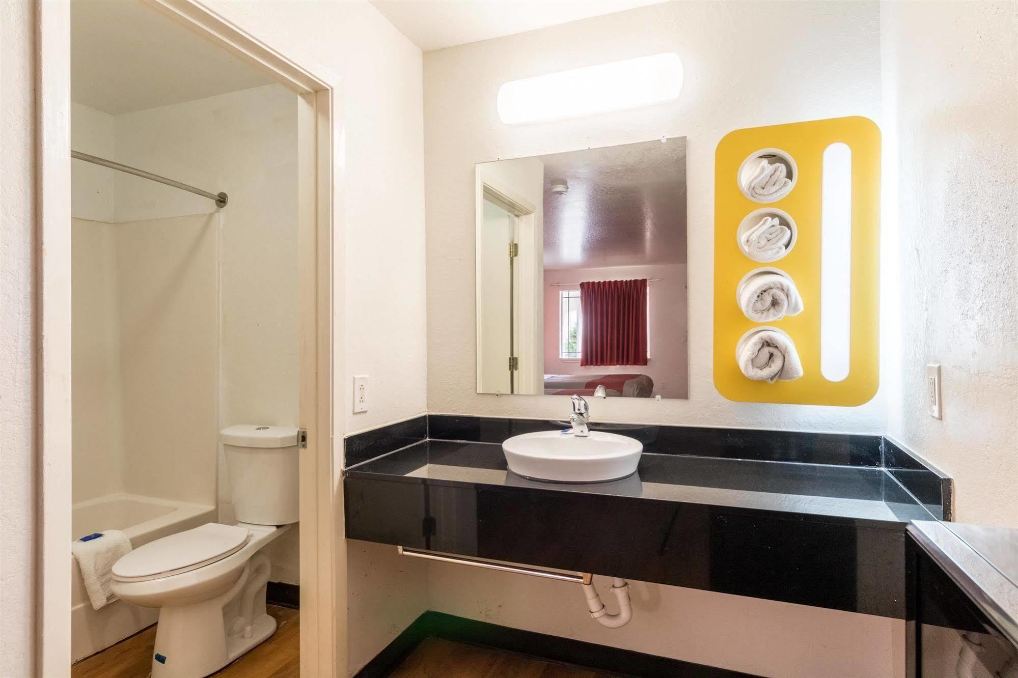Motel 6 Seguin Tx Εξωτερικό φωτογραφία