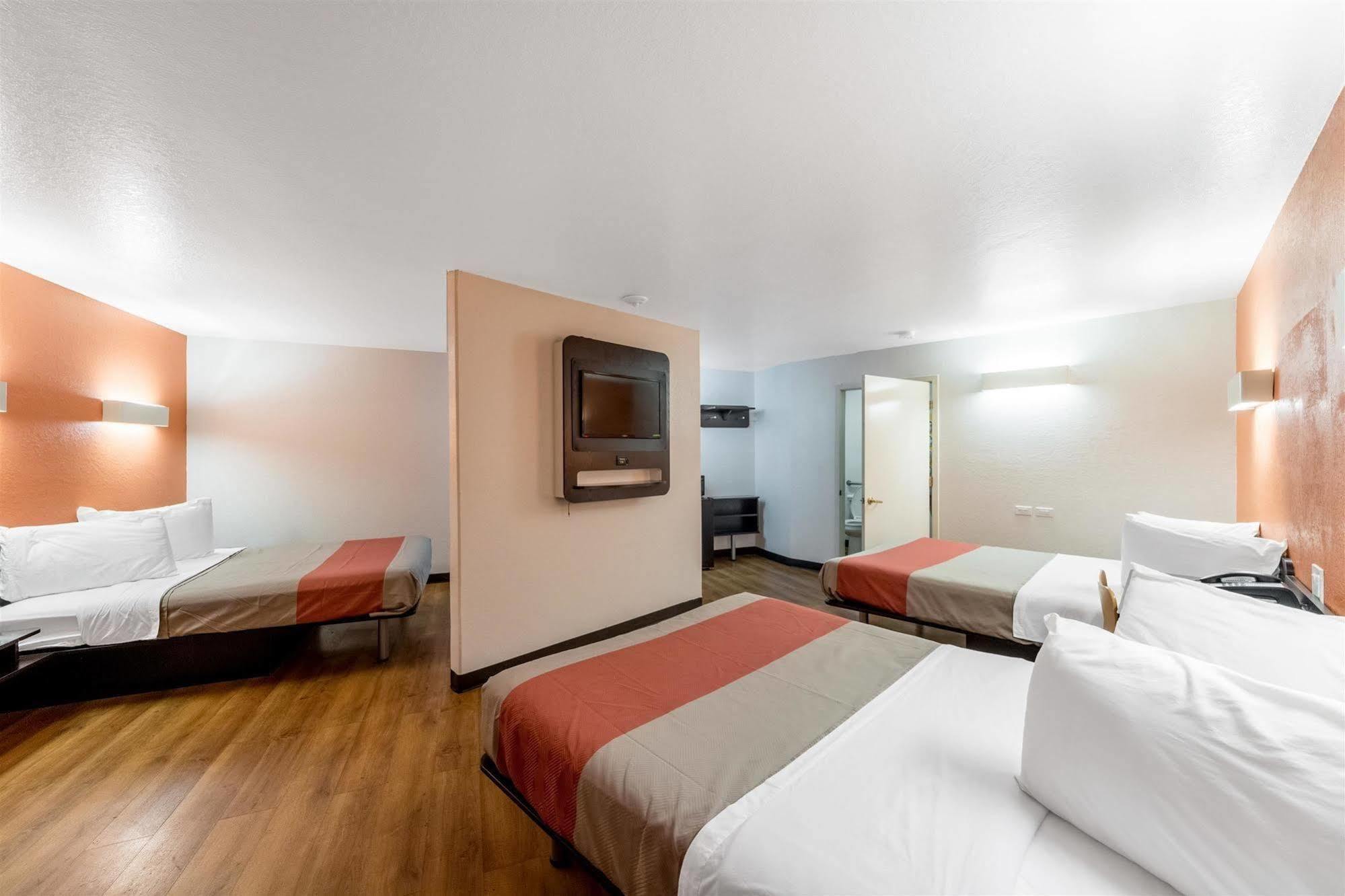 Motel 6 Seguin Tx Εξωτερικό φωτογραφία