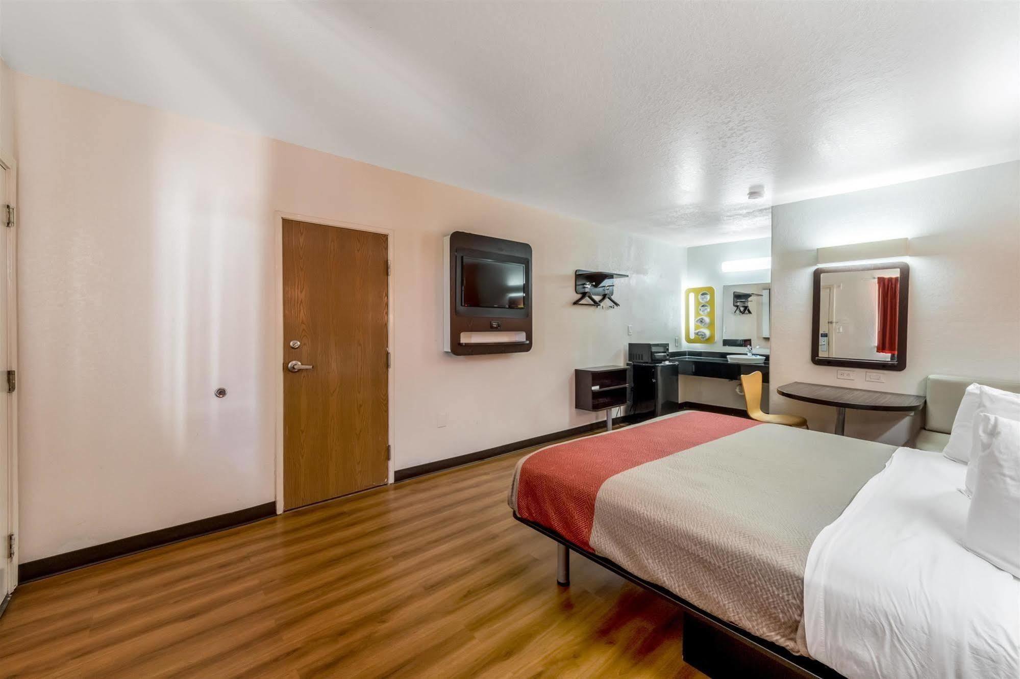 Motel 6 Seguin Tx Εξωτερικό φωτογραφία