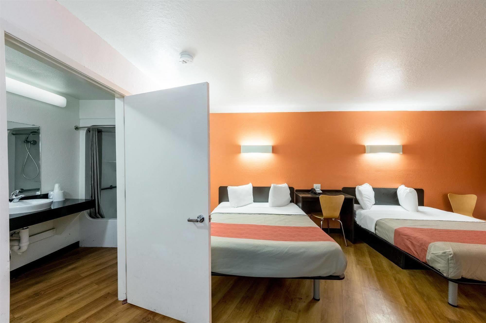 Motel 6 Seguin Tx Εξωτερικό φωτογραφία