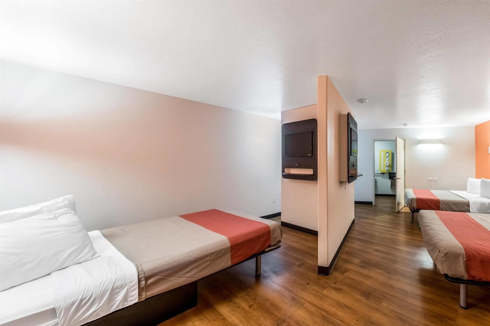 Motel 6 Seguin Tx Εξωτερικό φωτογραφία