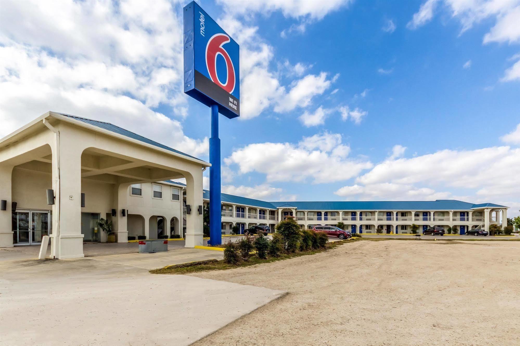 Motel 6 Seguin Tx Εξωτερικό φωτογραφία